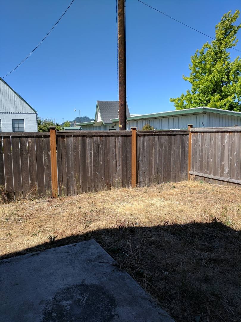 Apartment for rent at 311 - 339 S, Springfield, OR 97478