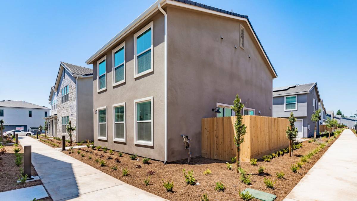 House for rent at 2834 E Tamarind Dr, Fresno, CA 93730