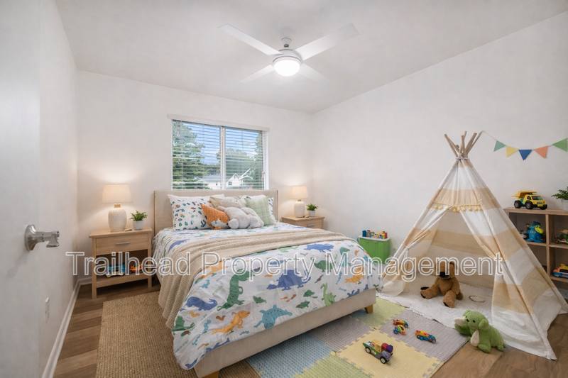 House for rent at 8300 Robinson St #2, Overland Park, KS 66212