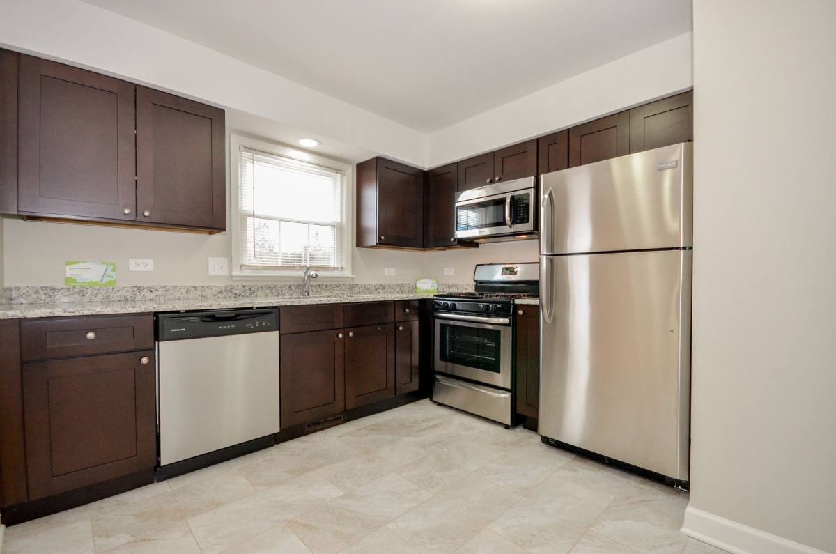 Apartment for rent at 3021-31 Lynn Court, Arlington Heights, IL 60005