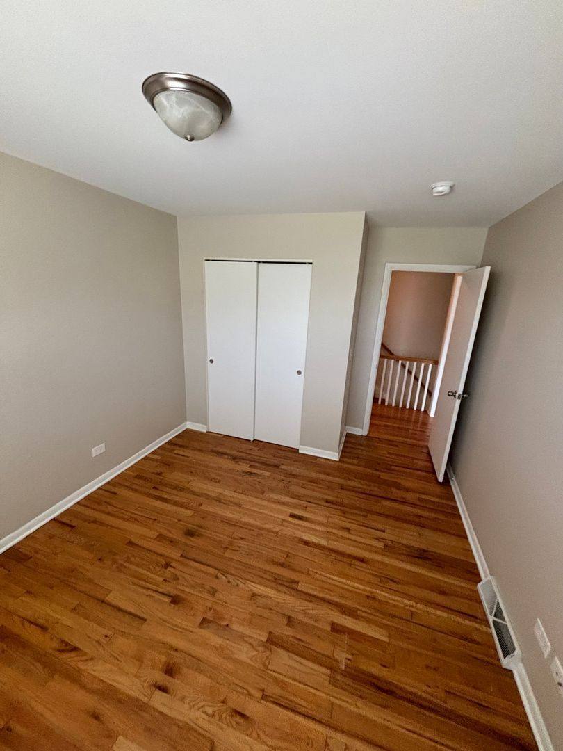 Apartment for rent at 3021-31 Lynn Court, Arlington Heights, IL 60005