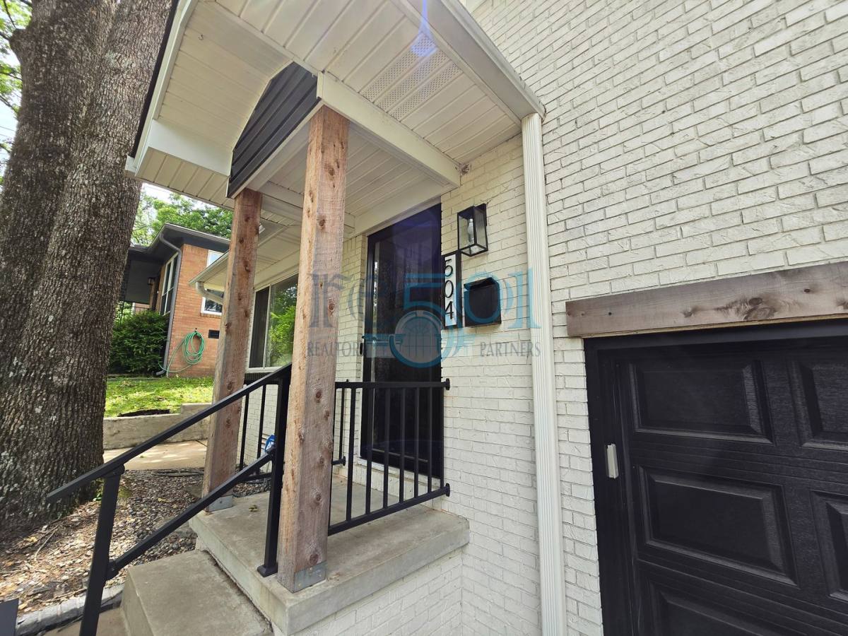 Townhouse for rent at 504 Mellon St, Little Rock, AR 72205