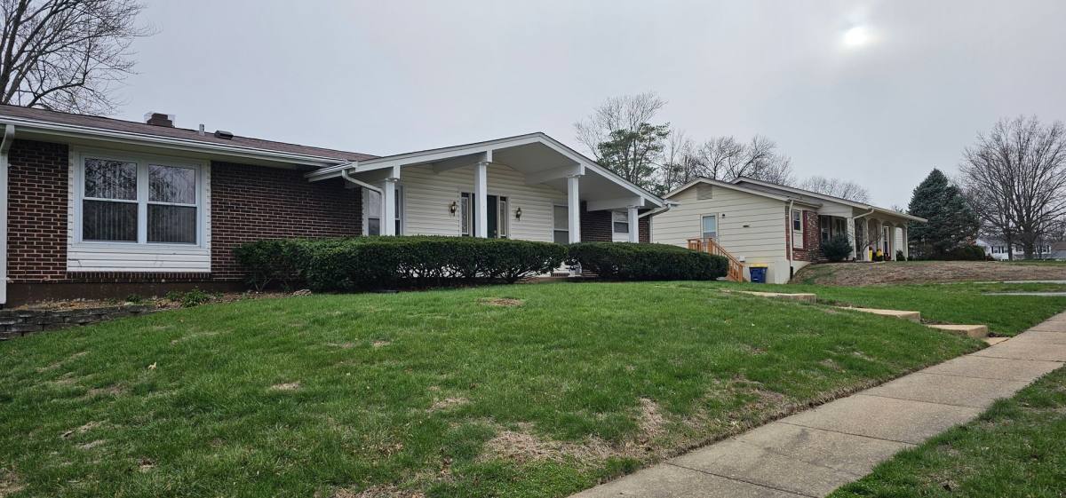 House for rent at 11864 Featherwood Dr, Saint Louis, MO 63146