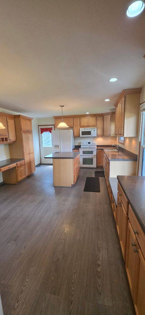 House for rent at 11864 Featherwood Dr, Saint Louis, MO 63146