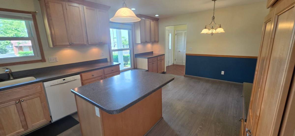 House for rent at 11864 Featherwood Dr, Saint Louis, MO 63146