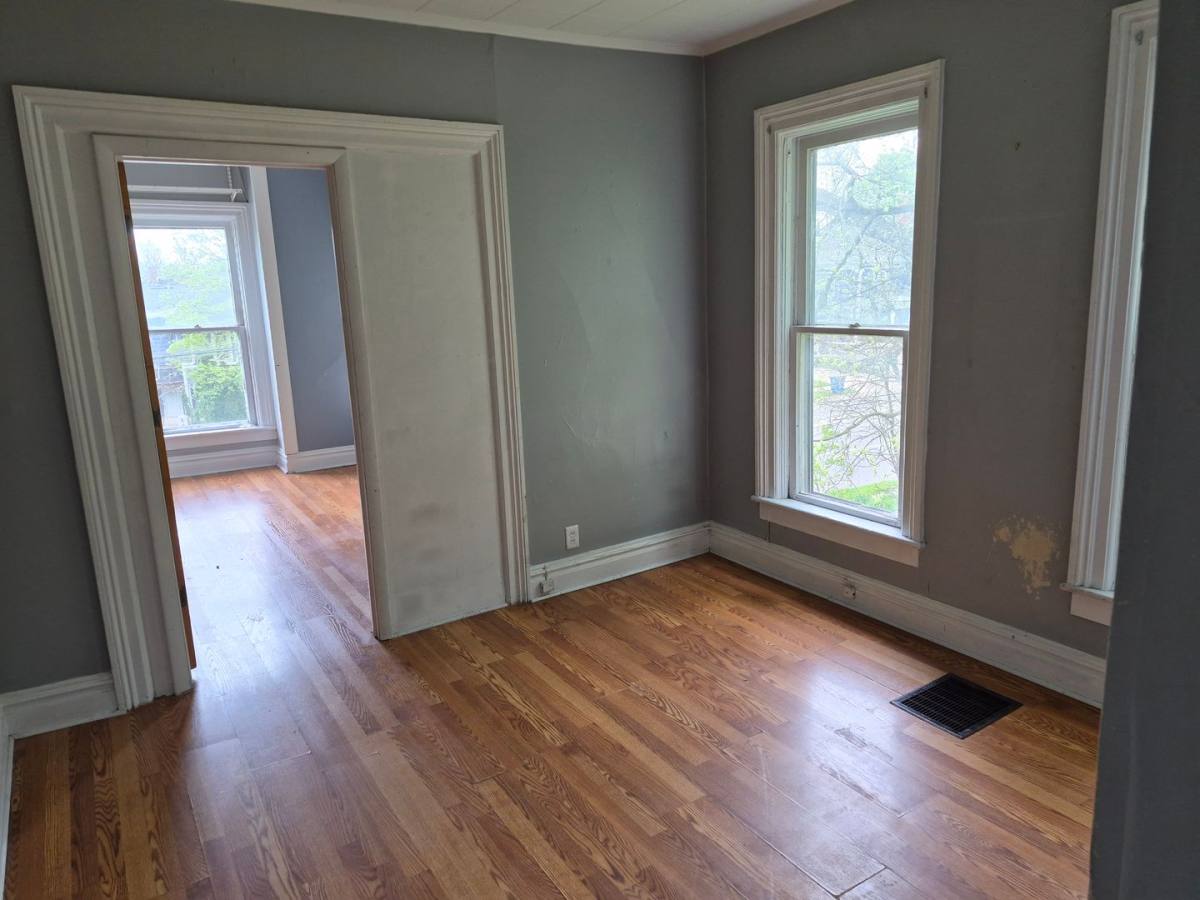 Apartment for rent at 227 Douglas, Kalamazoo, MI 49007