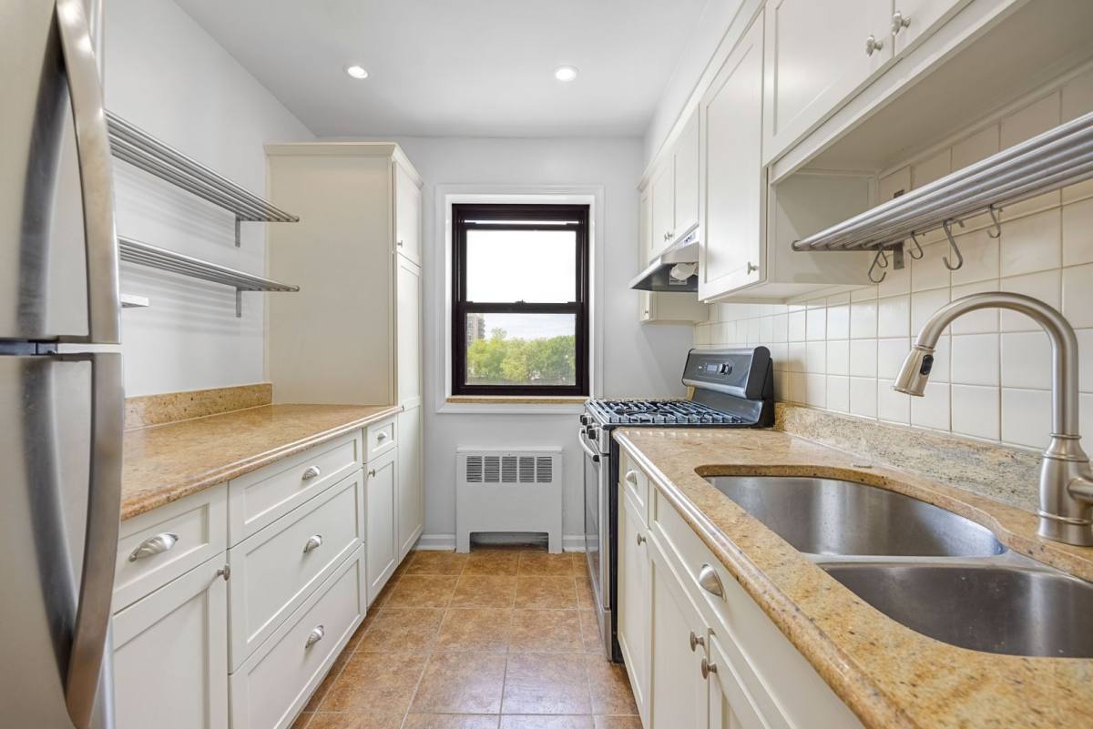 Apartment for rent at 2335 Hudson Terrace, Fort Lee, NJ 07024
