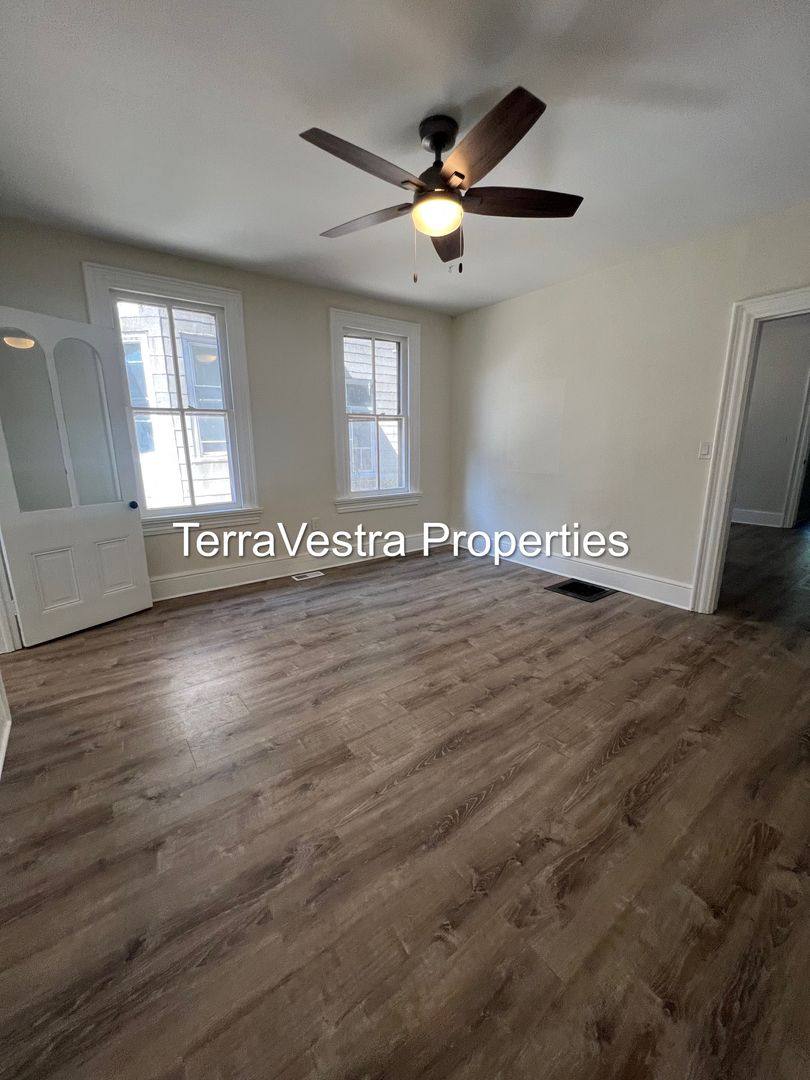 Apartment for rent at 41-43 E Ave, Bridgeton, NJ 08302
