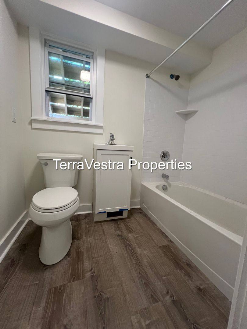Apartment for rent at 41-43 E Ave, Bridgeton, NJ 08302
