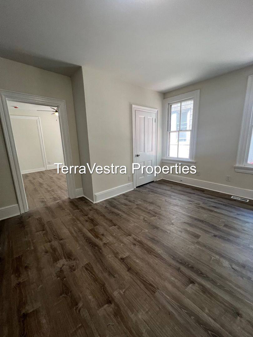Apartment for rent at 41-43 E Ave, Bridgeton, NJ 08302