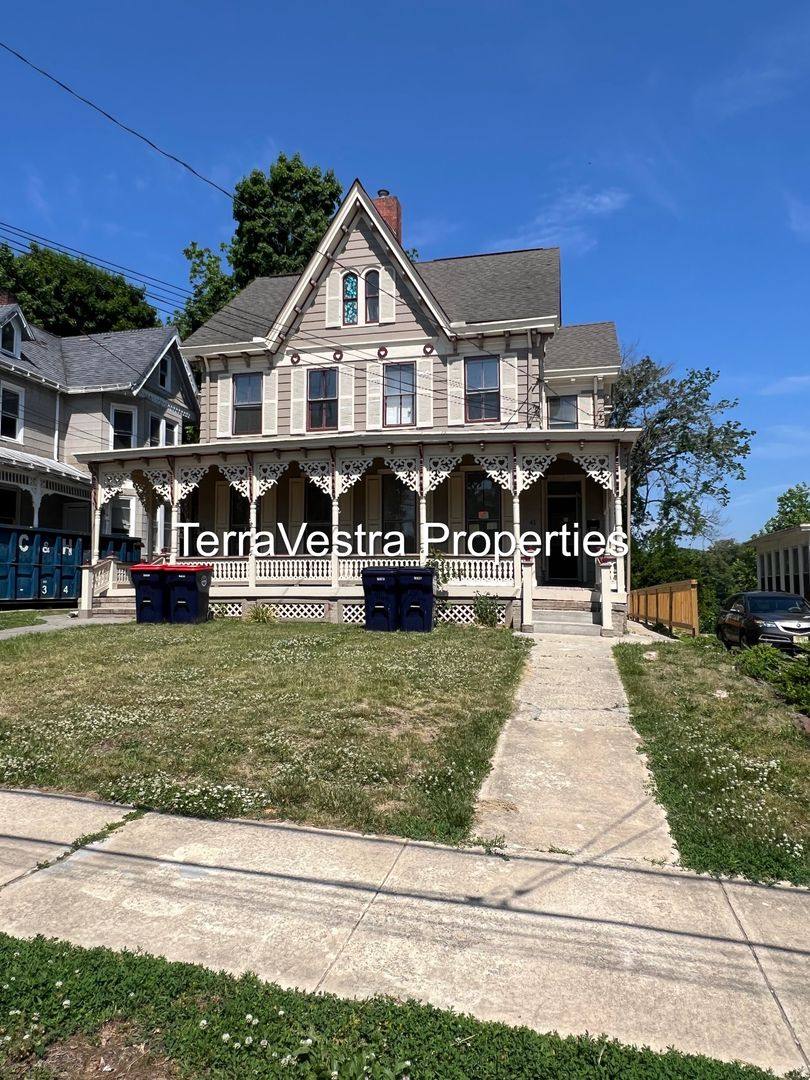 Apartment for rent at 41-43 E Ave, Bridgeton, NJ 08302