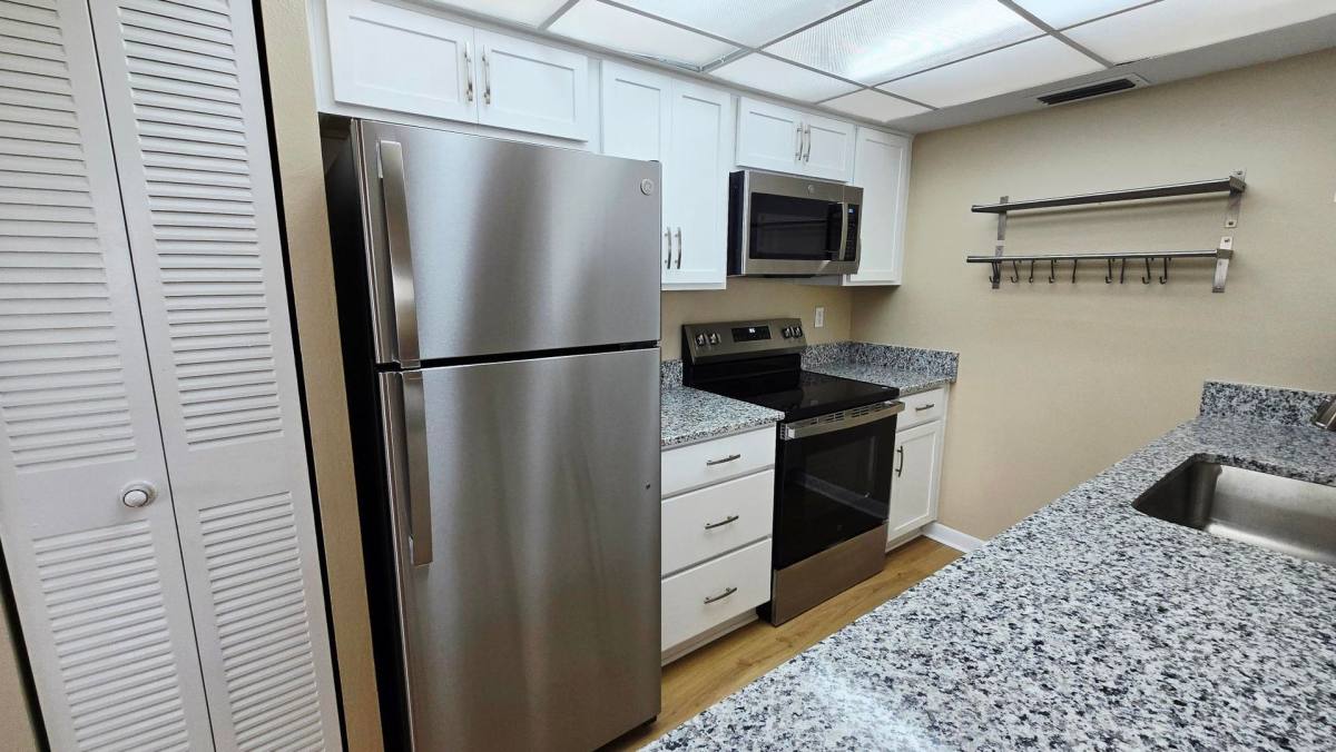Condo for rent at 203 46th Ave Terrace W #437, Bradenton, FL 34207