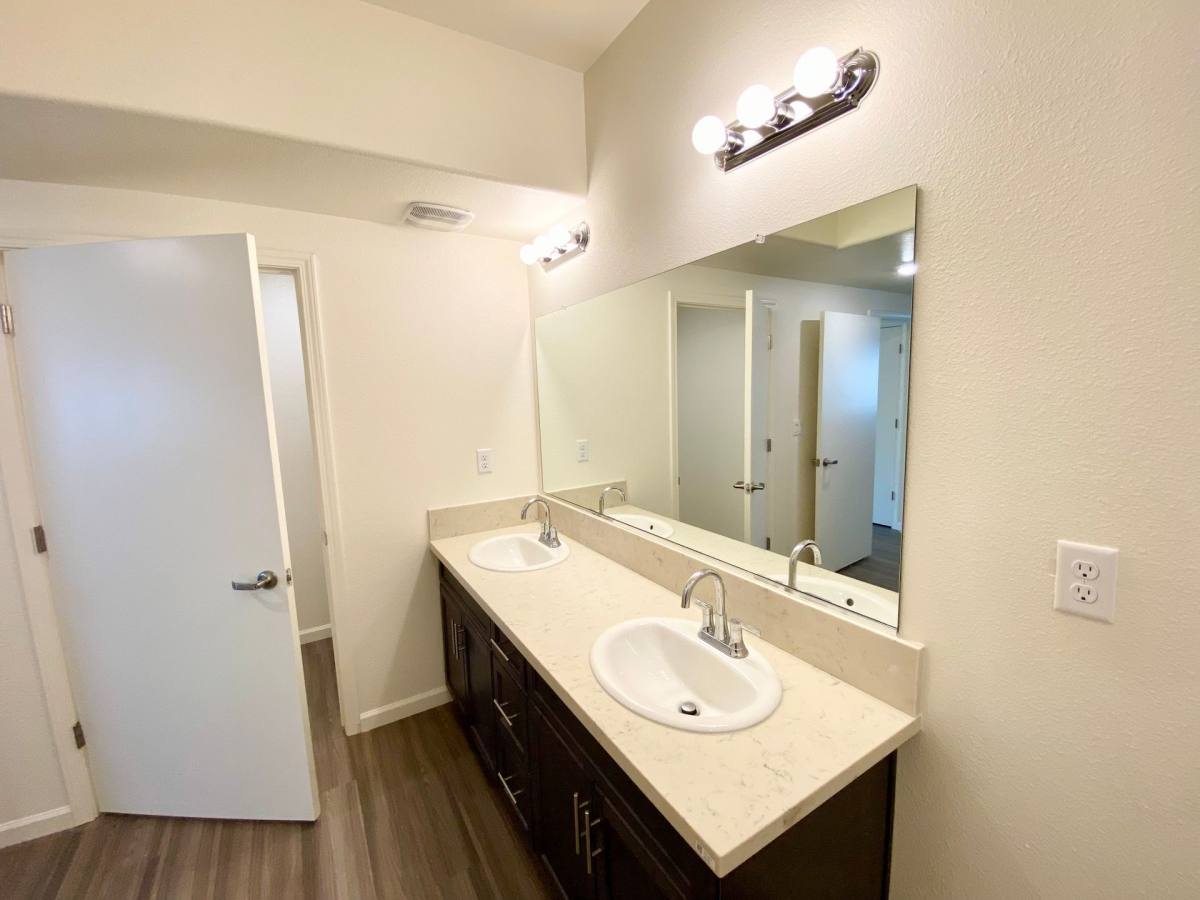 Apartment for rent at 116 N Lyon Ave, Firebaugh, CA 93622
