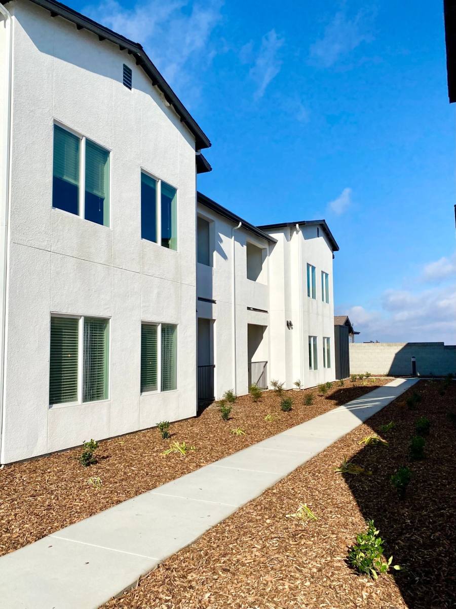 Apartment for rent at 116 N Lyon Ave, Firebaugh, CA 93622