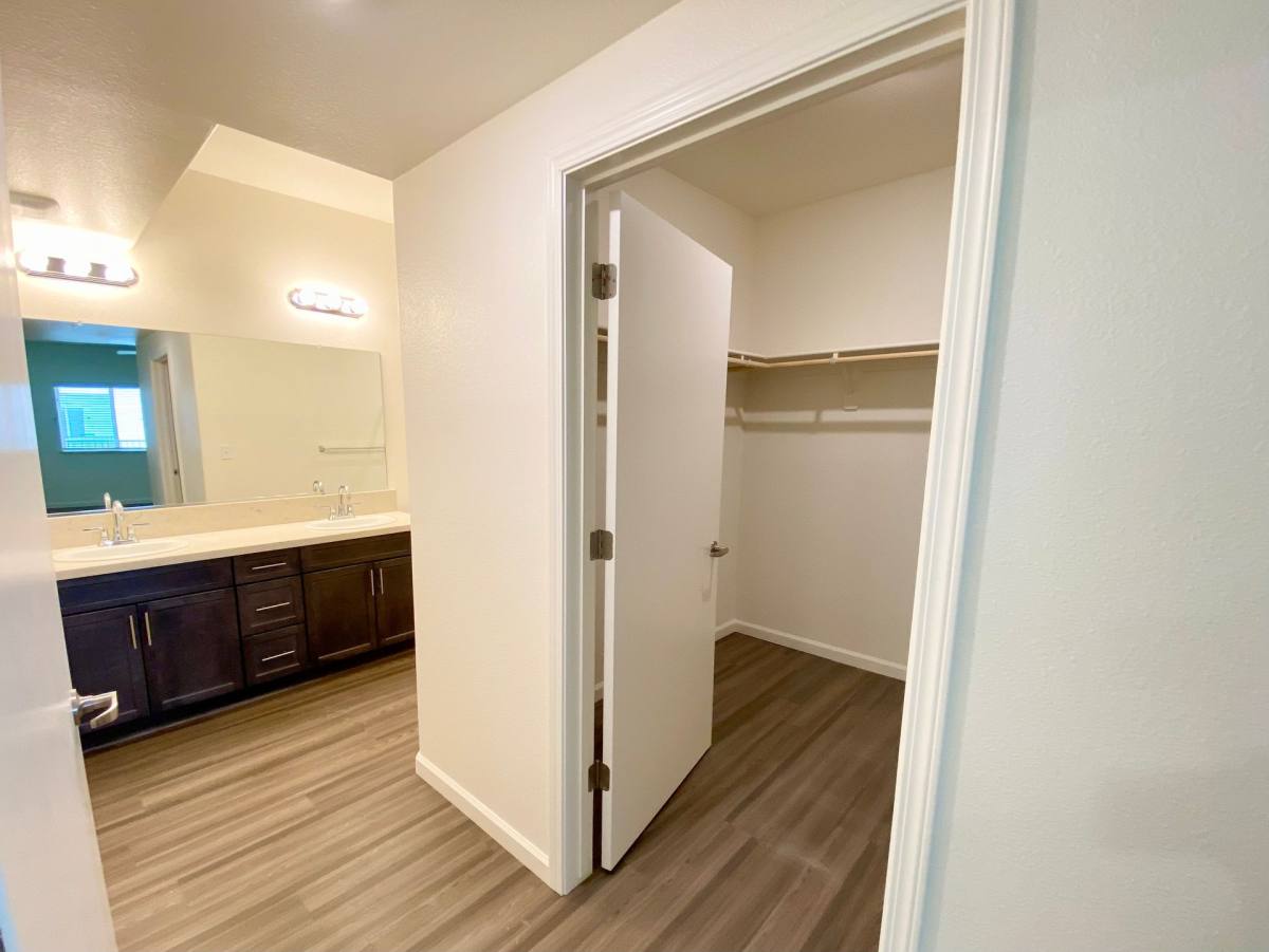 Apartment for rent at 116 N Lyon Ave, Firebaugh, CA 93622