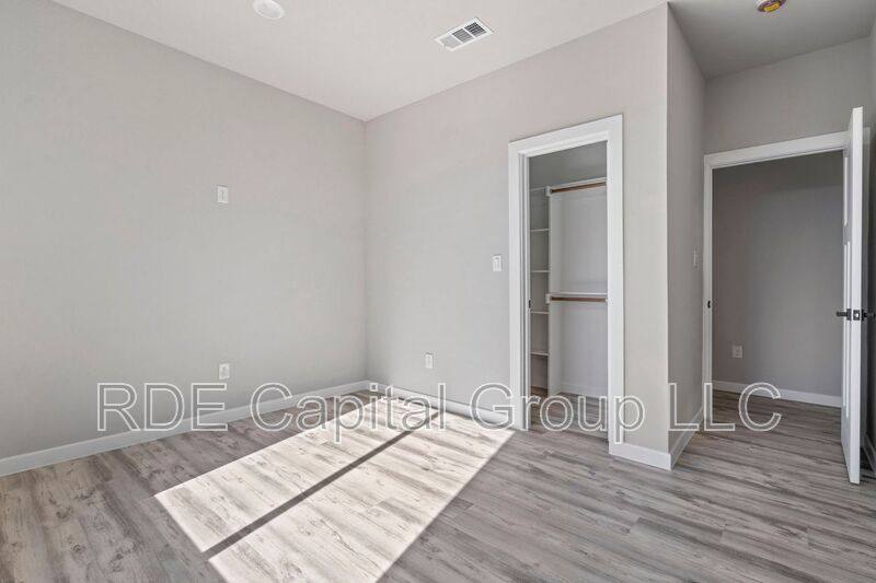 Apartment for rent at 948 S Corinth St Rd #15, Dallas, TX 75215