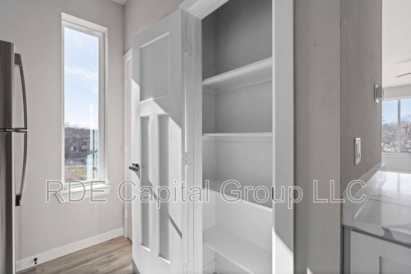 Apartment for rent at 948 S Corinth St Rd #15, Dallas, TX 75215