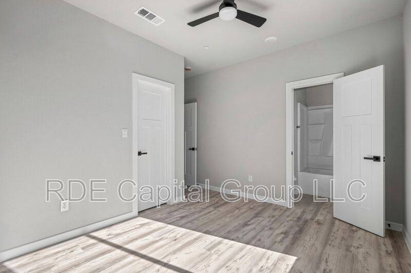 Apartment for rent at 948 S Corinth St Rd #15, Dallas, TX 75215