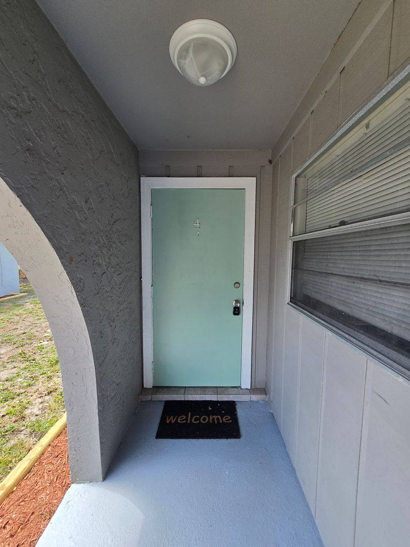 House for rent at 702 SE 47th St, Cape Coral, FL 33904