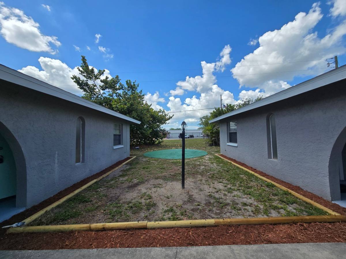 House for rent at 702 SE 47th St, Cape Coral, FL 33904