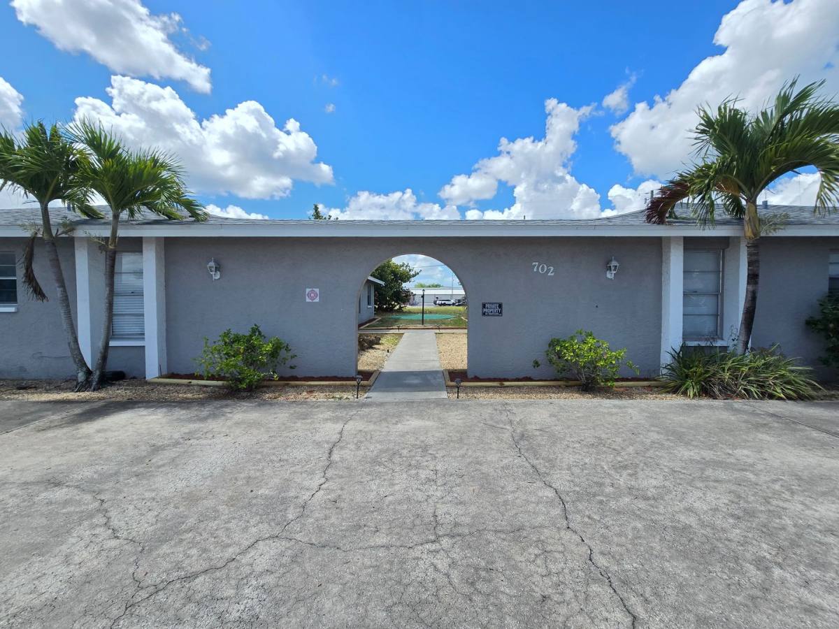 House for rent at 702 SE 47th St, Cape Coral, FL 33904