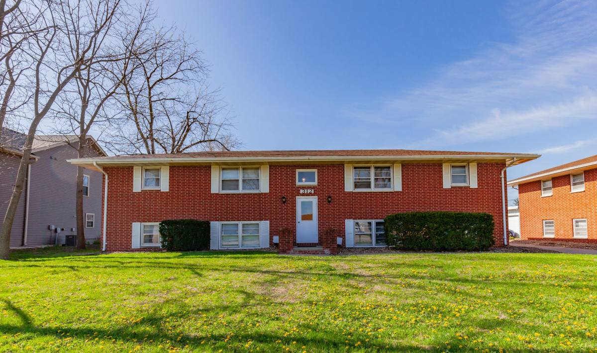 Apartment for rent at 312 E 5th St, Huxley, IA 50124