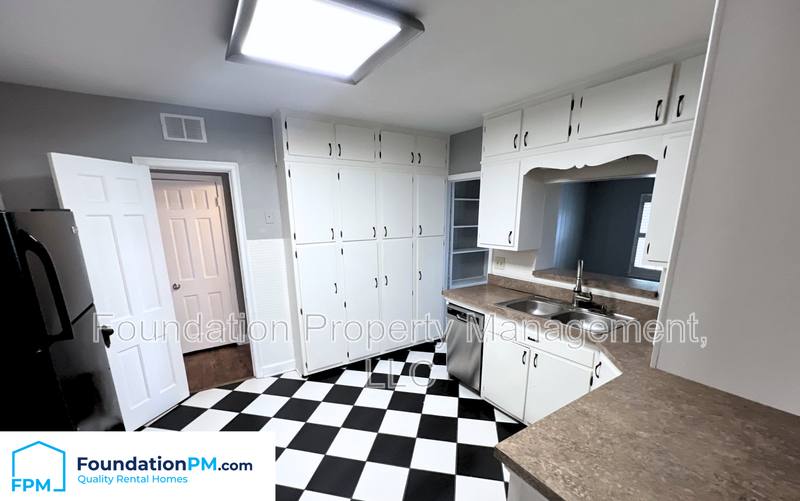 House for rent at 252 E Edwin Circle, Memphis, TN 38104