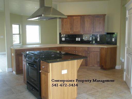 House for rent at 786 S Savoy Court, Roseburg, OR 97471