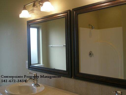 House for rent at 786 S Savoy Court, Roseburg, OR 97471