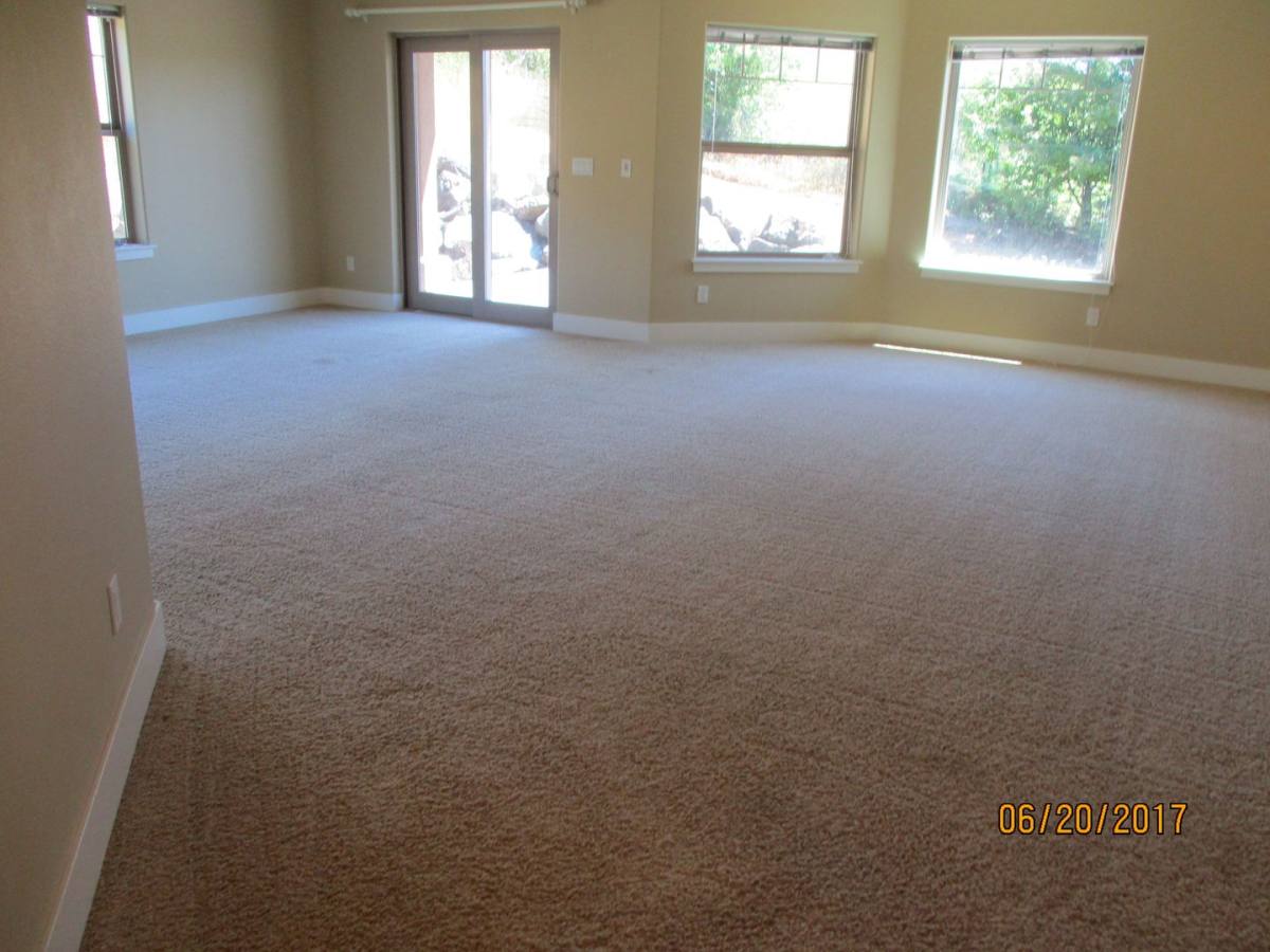 House for rent at 786 S Savoy Court, Roseburg, OR 97471
