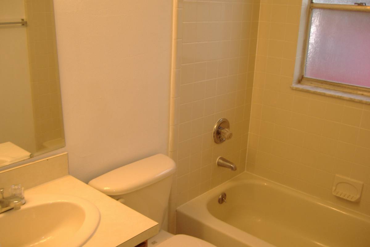 Townhouse for rent at 2452 Illiana St, Orlando, FL 32806