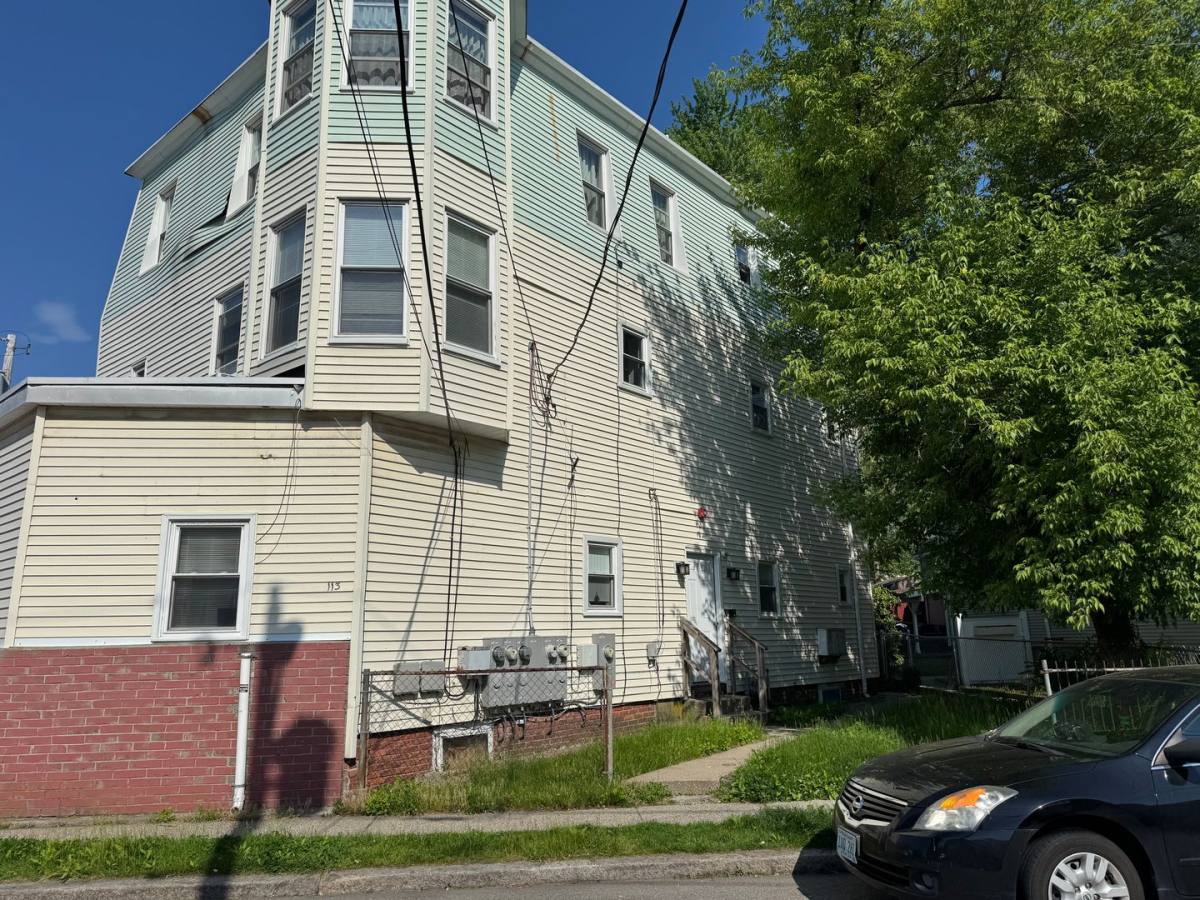 Apartment for rent at 113 Cole St, Pawtucket, RI 02860