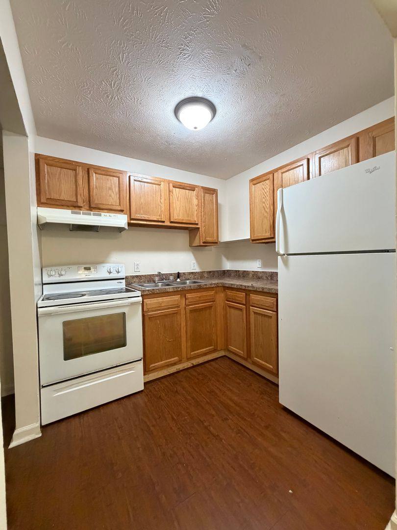 Apartment for rent at 190 Macey Ave, Versailles, KY 40383