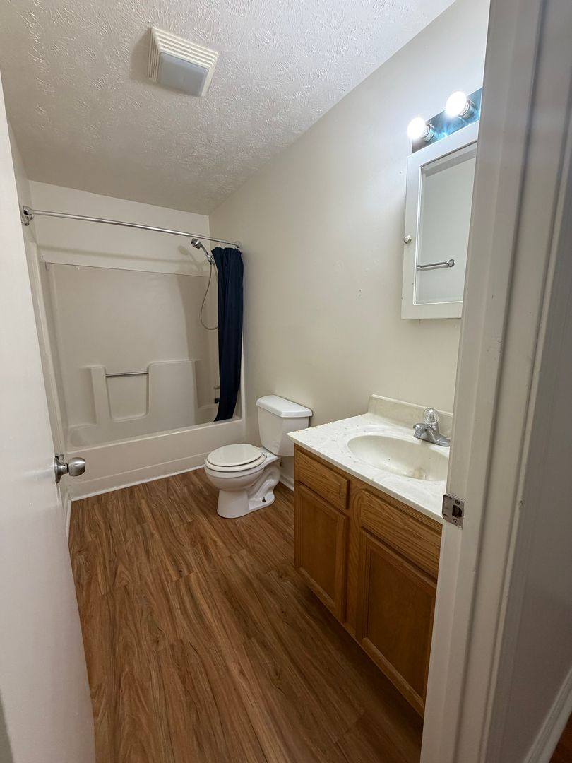 Apartment for rent at 190 Macey Ave, Versailles, KY 40383