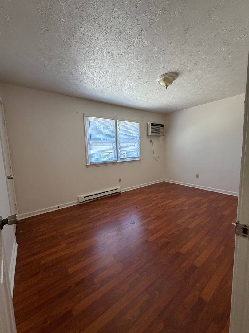 Apartment for rent at 190 Macey Ave, Versailles, KY 40383