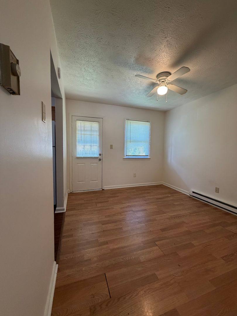 Apartment for rent at 190 Macey Ave, Versailles, KY 40383