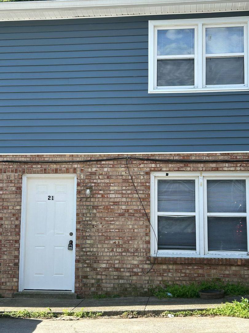 Apartment for rent at 190 Macey Ave, Versailles, KY 40383