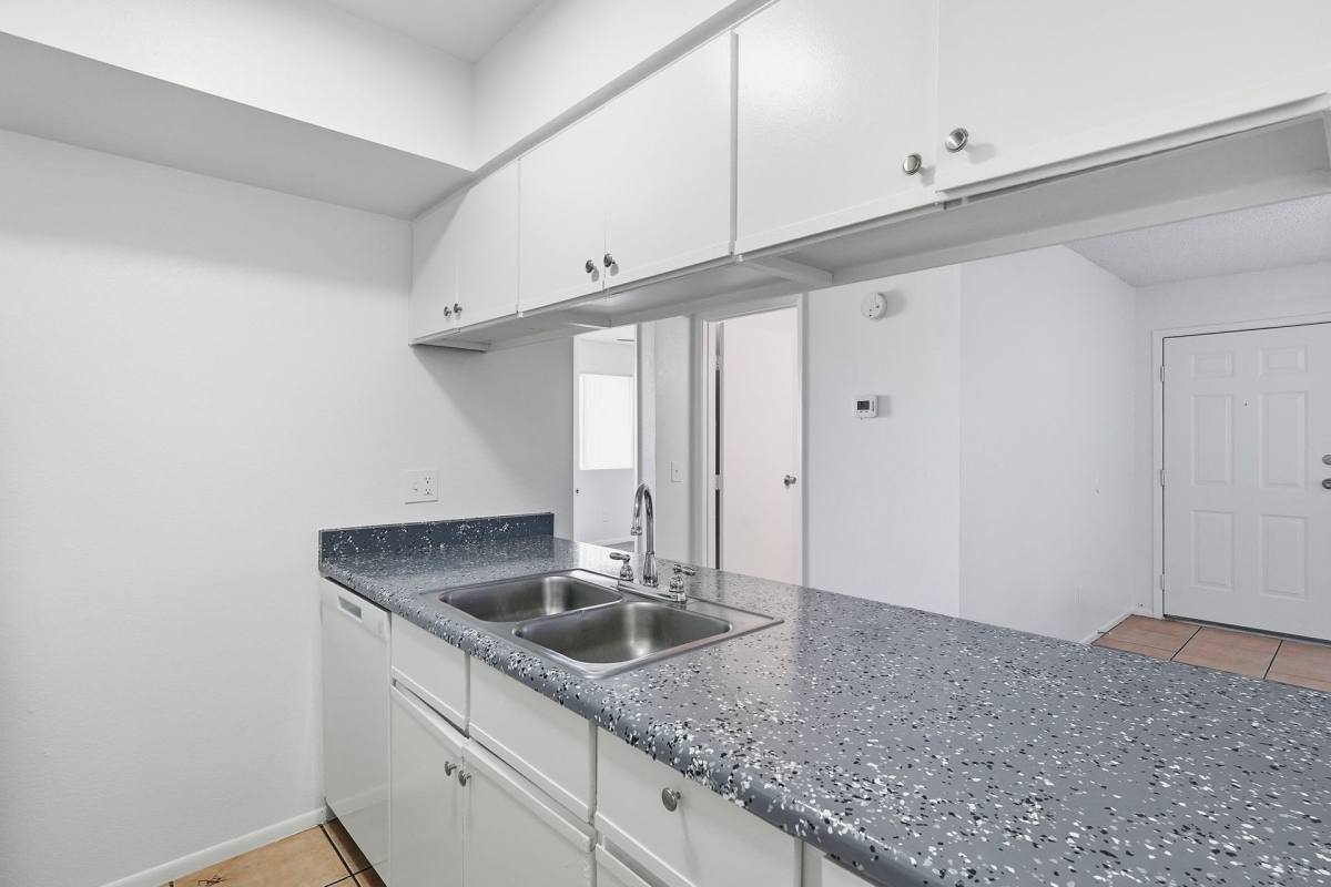 Apartment for rent at 402 N 52nd St, Phoenix, AZ 85008