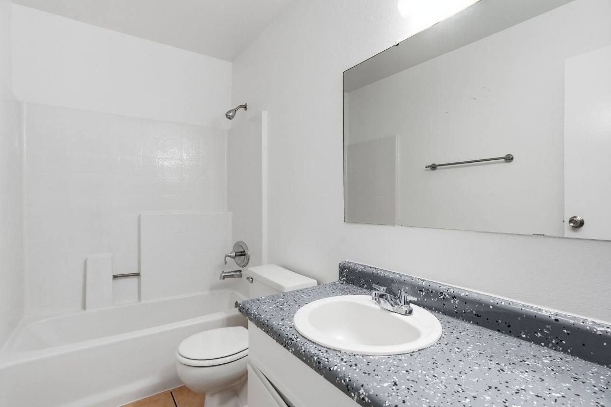 Apartment for rent at 402 N 52nd St, Phoenix, AZ 85008
