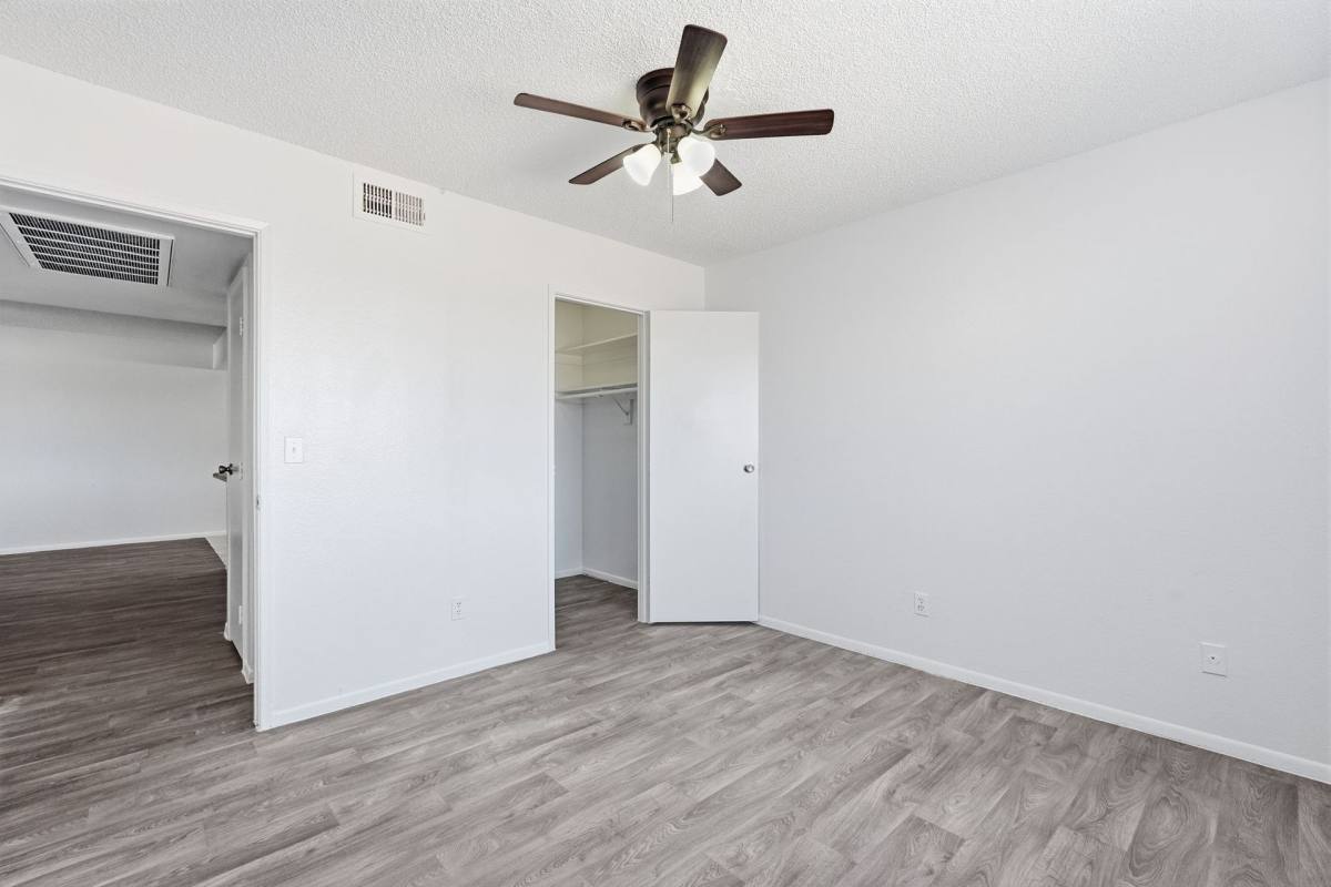 Apartment for rent at 402 N 52nd St, Phoenix, AZ 85008