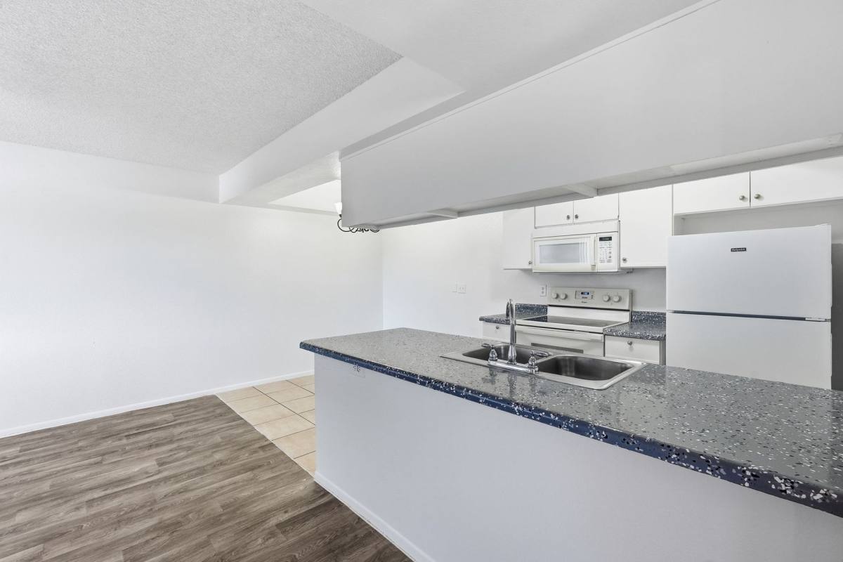 Apartment for rent at 402 N 52nd St, Phoenix, AZ 85008