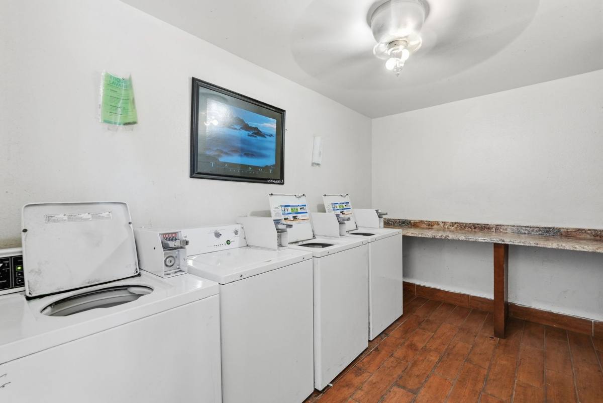 Apartment for rent at 402 N 52nd St, Phoenix, AZ 85008