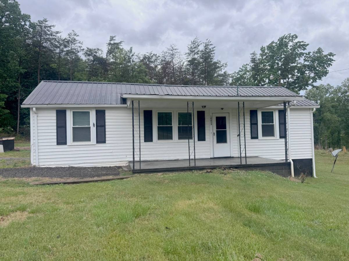 House for rent at 18853 US-Highway, Chatham, VA 24531