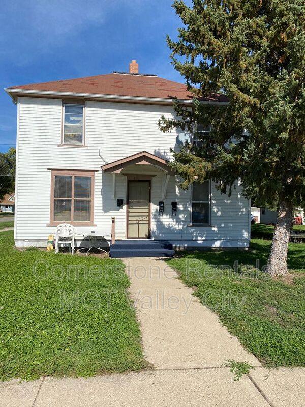 Apartment for rent at 405 2nd St NE #2, Valley City, ND 58072