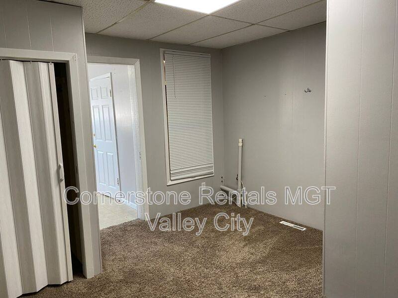 Apartment for rent at 405 2nd St NE #2, Valley City, ND 58072