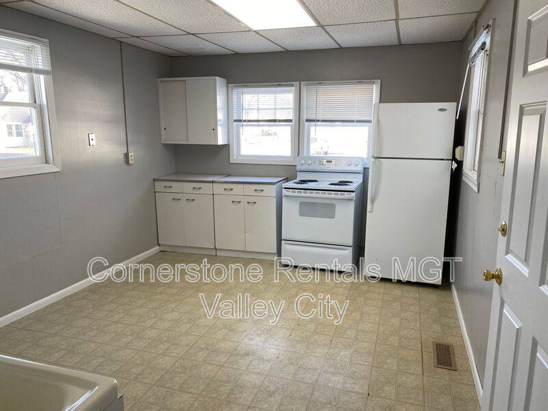 Apartment for rent at 405 2nd St NE #2, Valley City, ND 58072