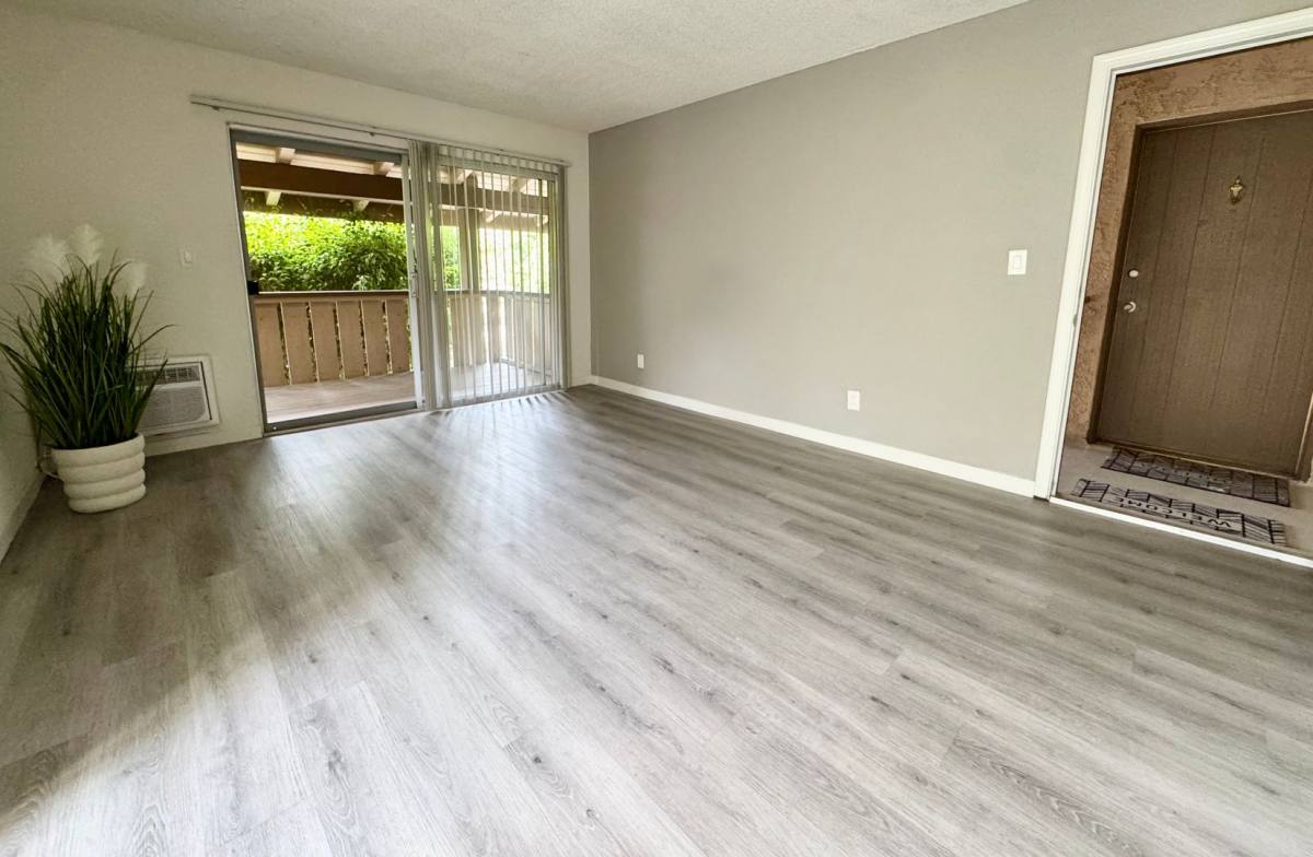 Apartment for rent at 1071 Walnut Ave, Tustin, CA 92780