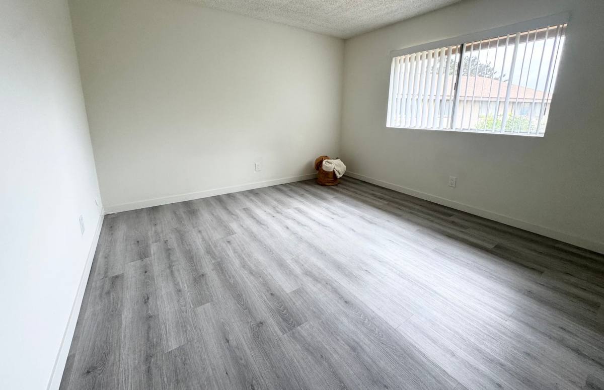 Apartment for rent at 1071 Walnut Ave, Tustin, CA 92780