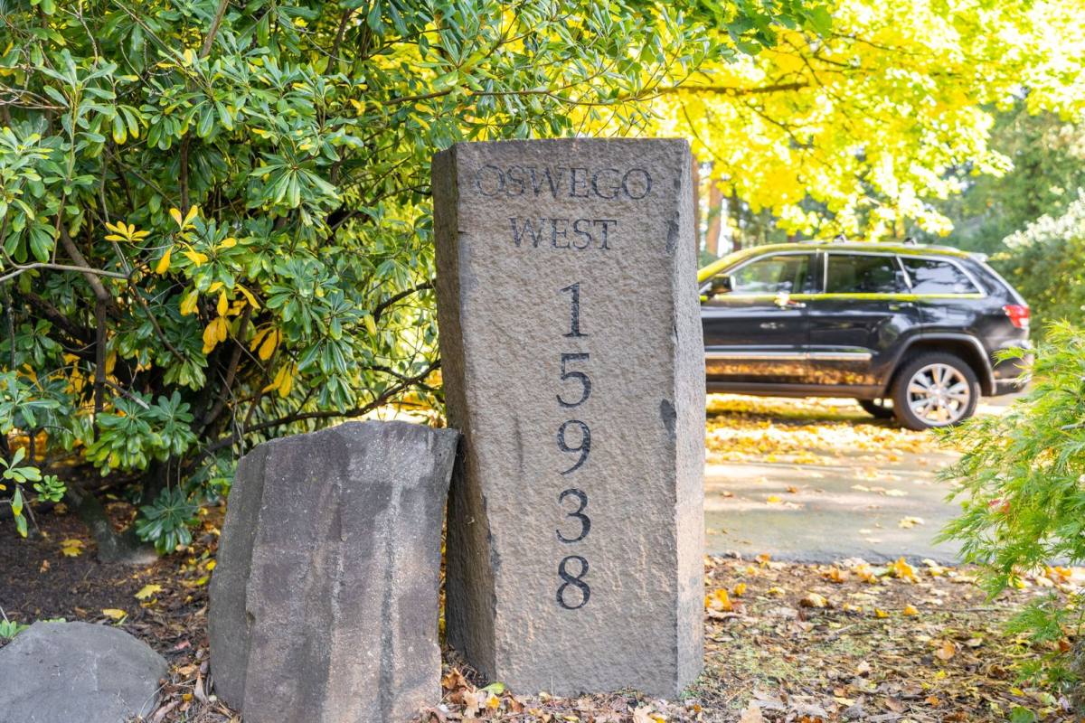 Apartment for rent at 15938 Quarry Rd, Lake Oswego, OR 97035