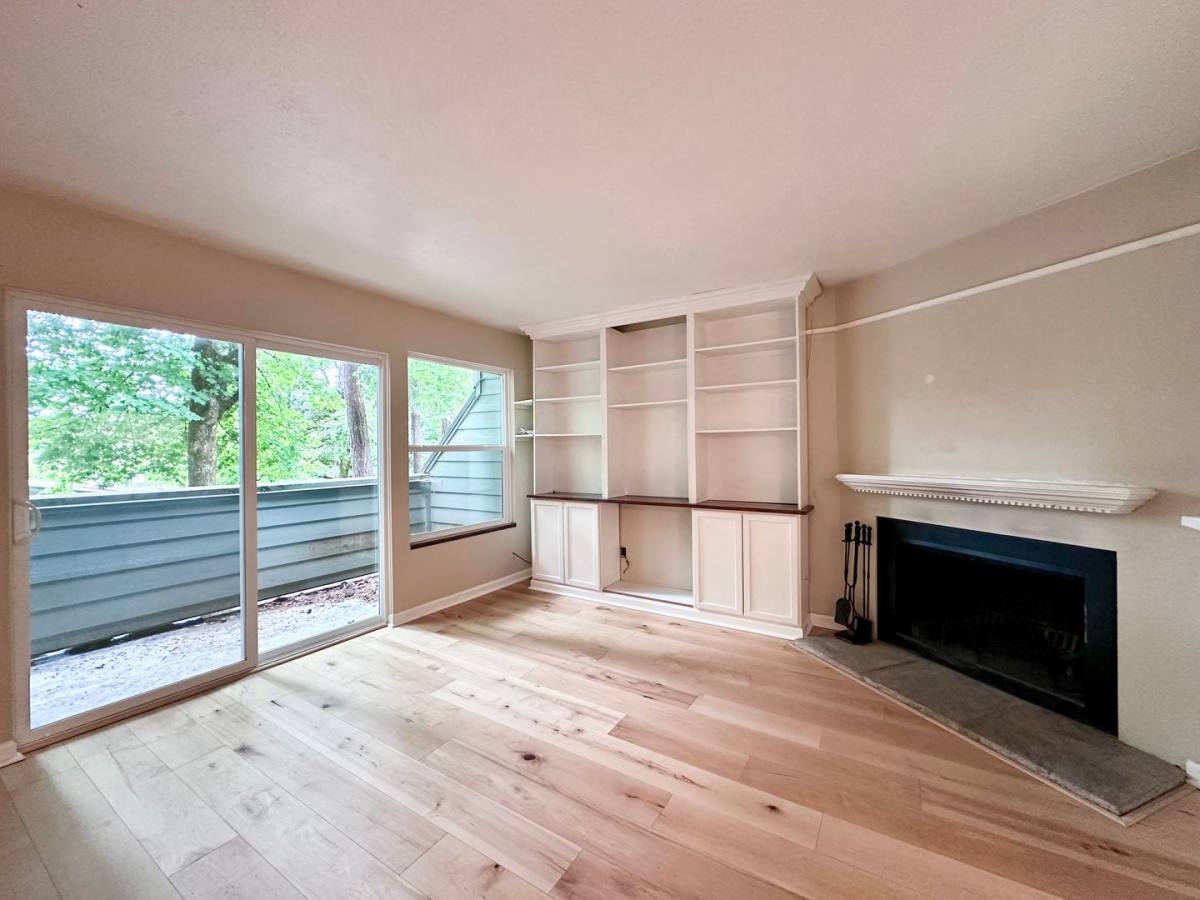 Apartment for rent at 15938 Quarry Rd, Lake Oswego, OR 97035